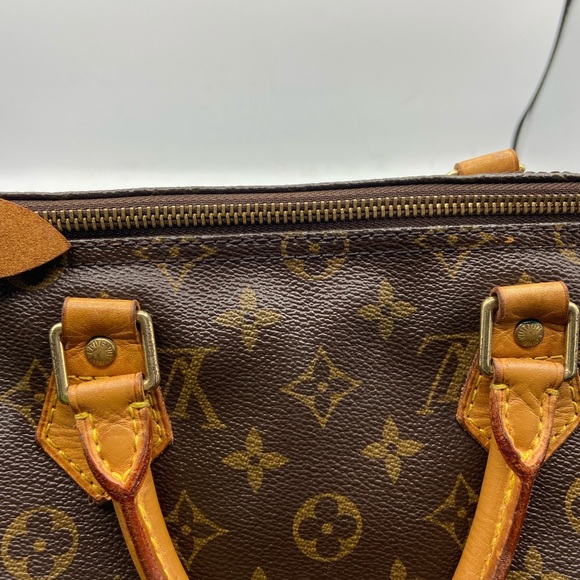 Louis Vuitton Speedy 35 Monogram Handbag. - Picture 6 of 15